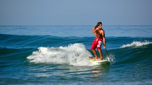 paddle surfing